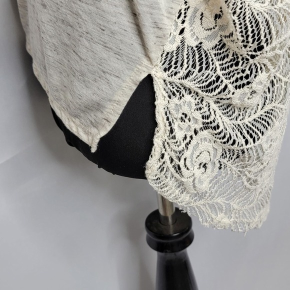 Sloane Rouge Cream Lace back side split - Picture 9 of 16